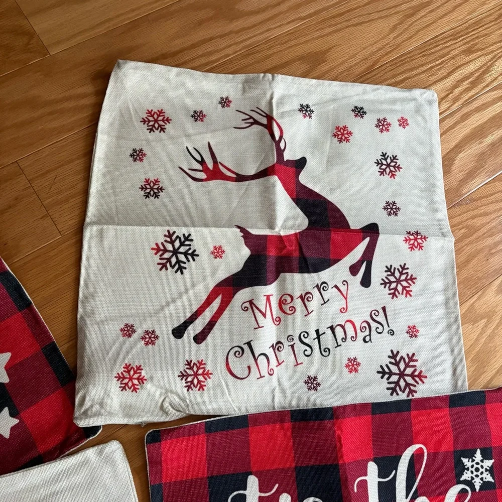NWT Christmas Holiday Zippered Pillow Covers (4)